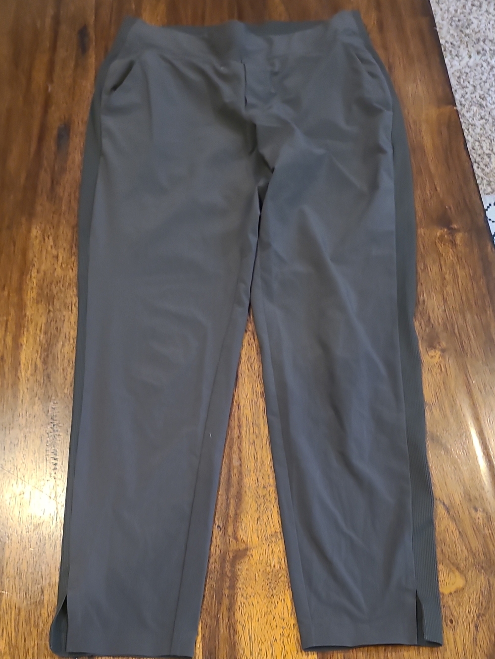 Athleta Brooklyn Mid-Rise Ankle Pant Size 4 .